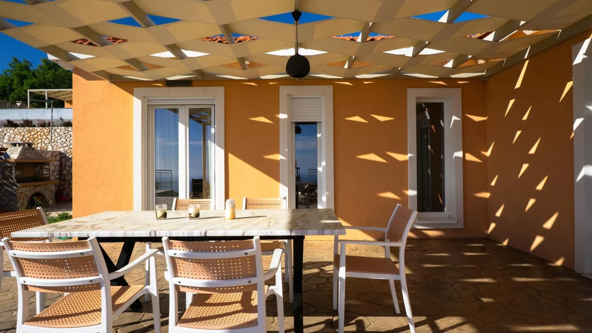 Villa Anthodesmi Dilináta